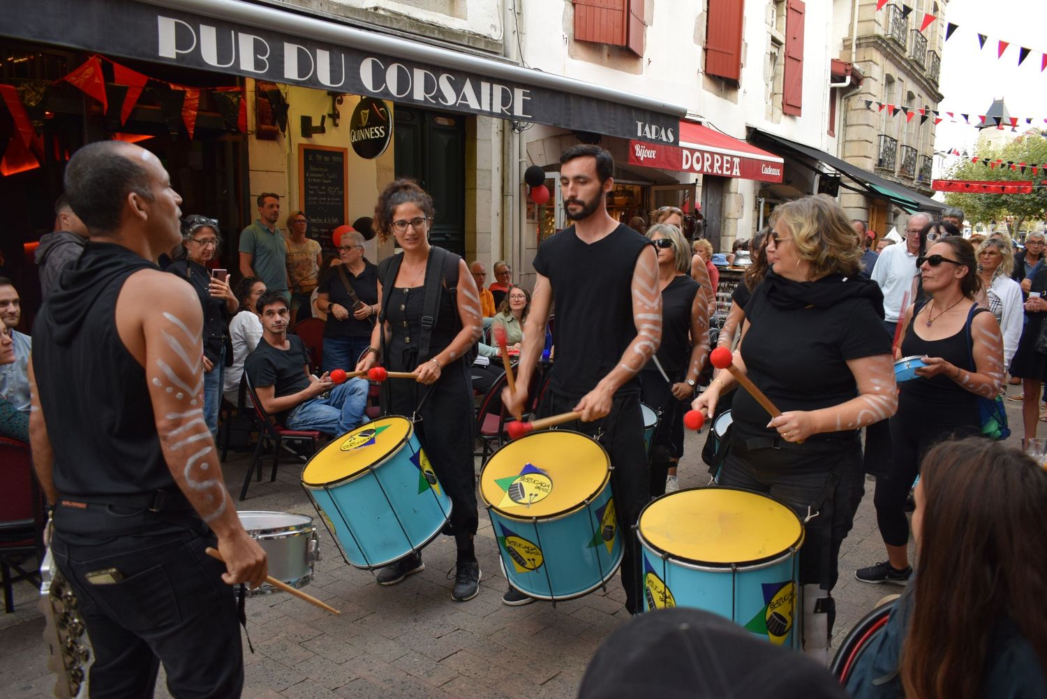 Batucada-St-Jean-rue-republique 08