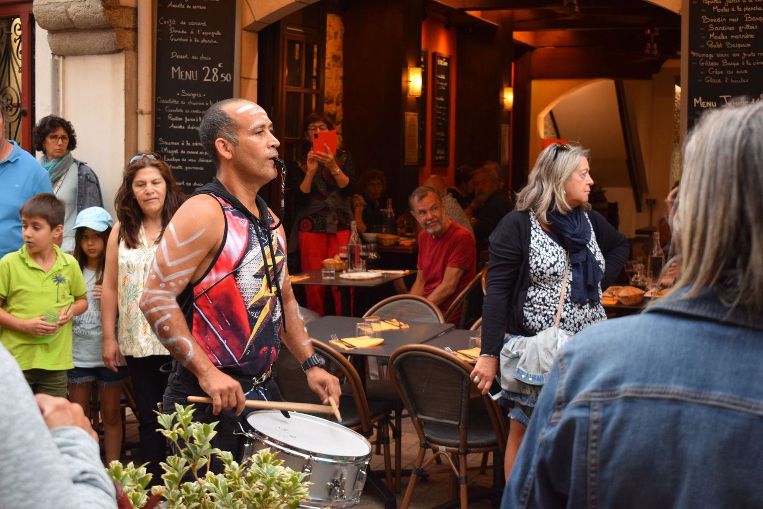 Batucada-St-Jean-rue-republique 21
