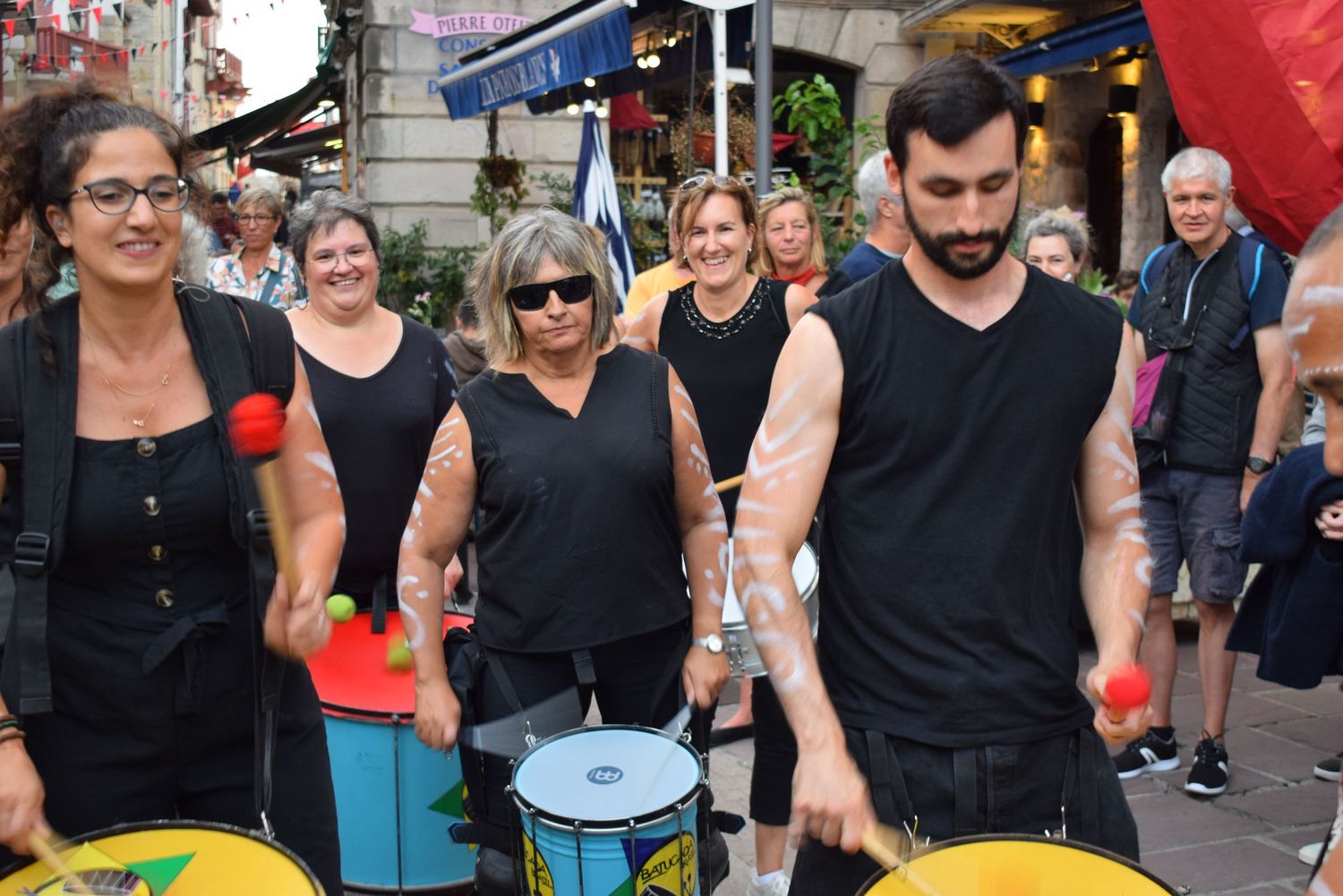 Batucada-St-Jean-rue-republique 30