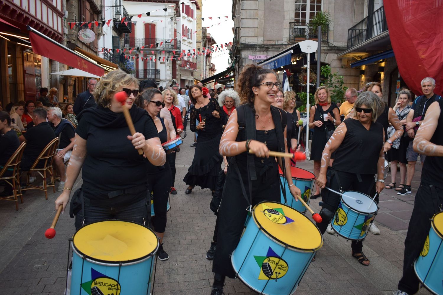 Batucada-St-Jean-rue-republique 34